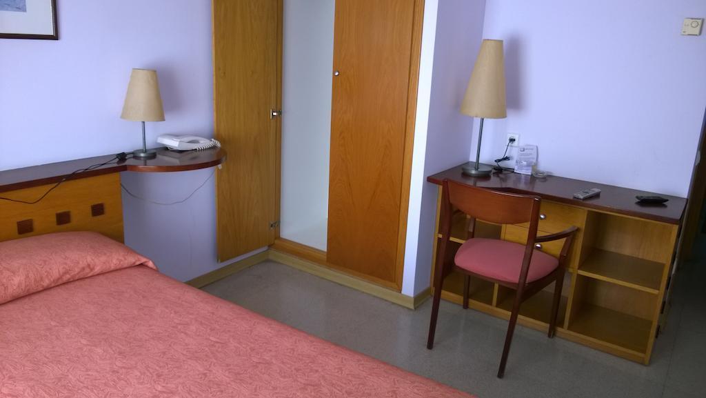Hotel Montmelo Bagian luar foto
