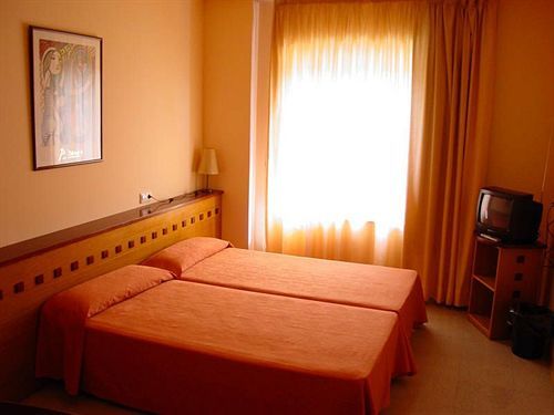 Hotel Montmelo Bagian luar foto